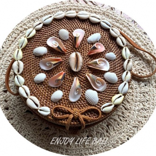 Round Rattan Bag With Shell
